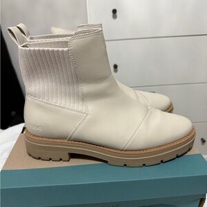 Toms Cream Ankle Booties